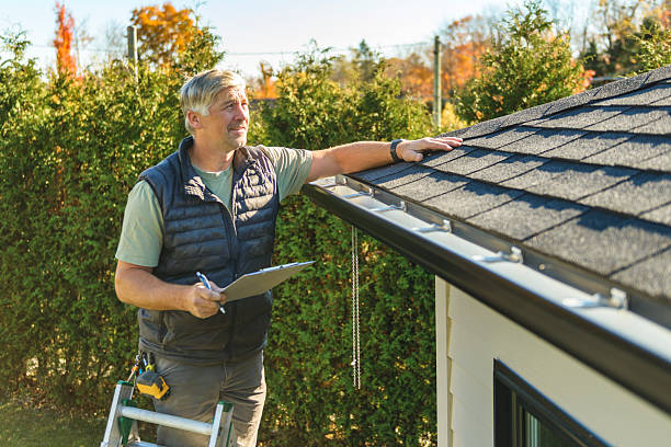 Professional Roofing technician working in Bellefonte, DE
